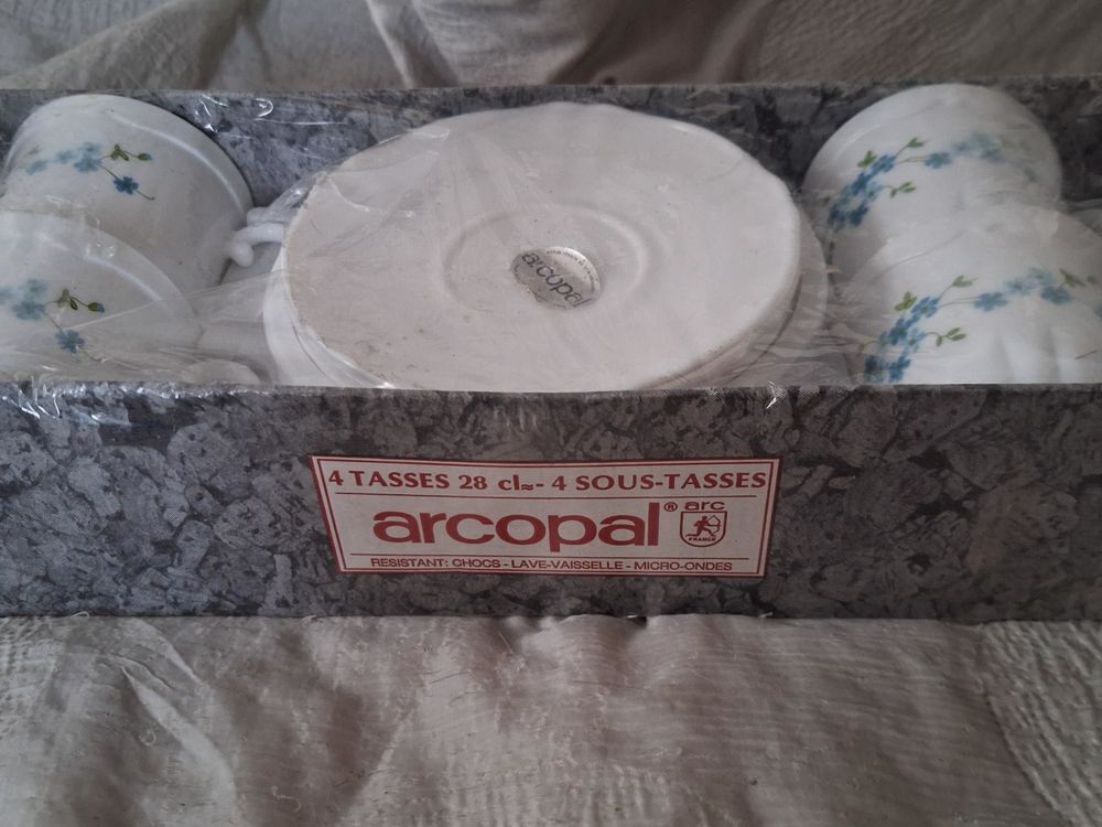 Service &agrave; caf&eacute; Arcopal neuf sous emballage Electroménager
