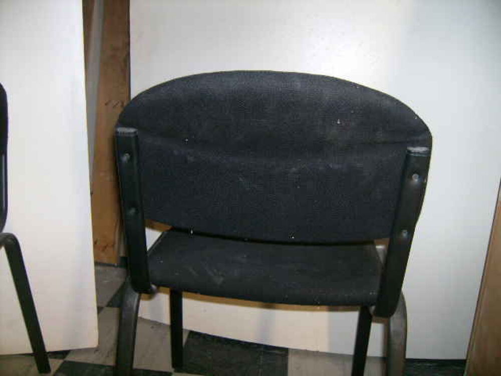 4 CHAISES DE SALLE DE REUNION EN TISSUS Meubles