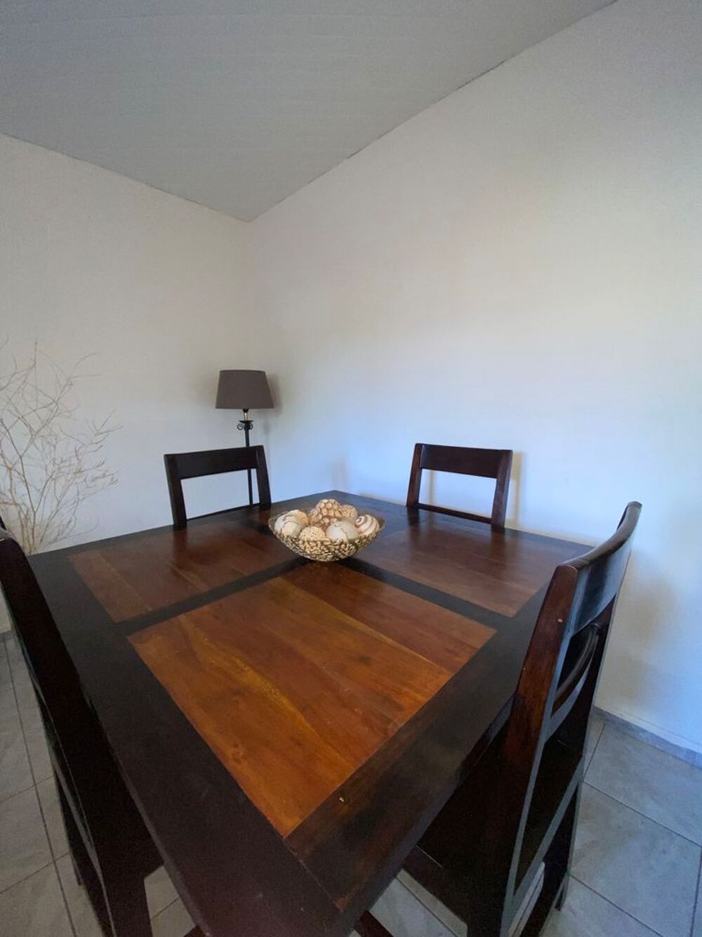 Table + chaises en bois massif Bois &amp; Chiffon (achet&eacute; 1200€) Meubles