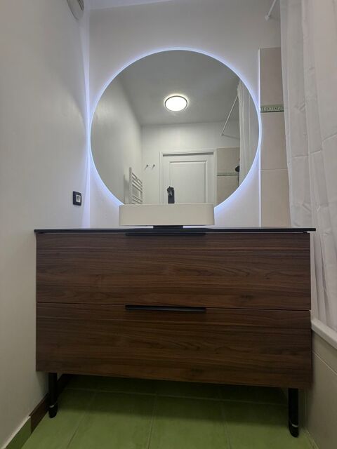 Meuble salle de bains avec vasque et robinet 390 Lyon 9 (69)