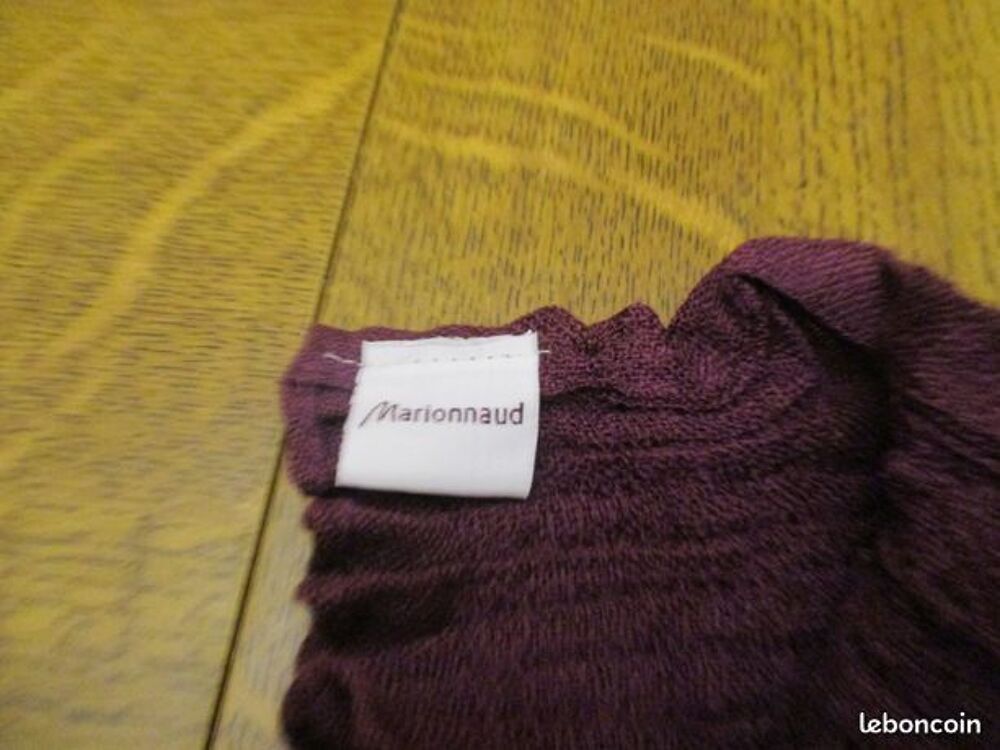 Echarpe bordeaux neuve longueur 1m Vêtements