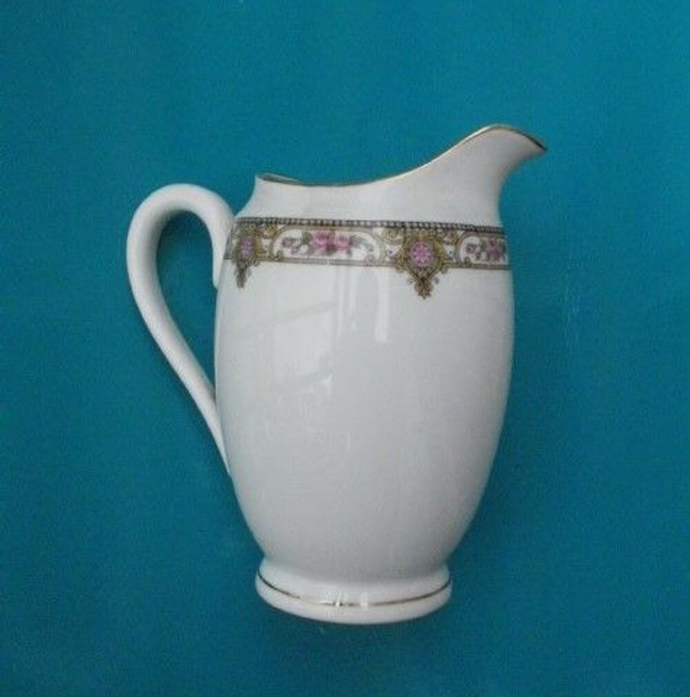Pot &agrave; lait ou &agrave; cr&egrave;me porcelaine L S Limoges Cuisine