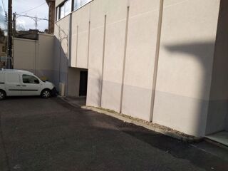  Parking / Garage à louer 17 m² Thiers