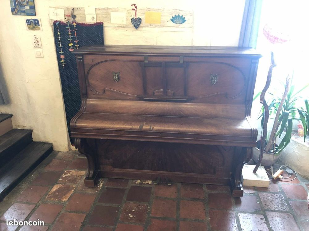 Piano droit style ancien Instruments de musique
