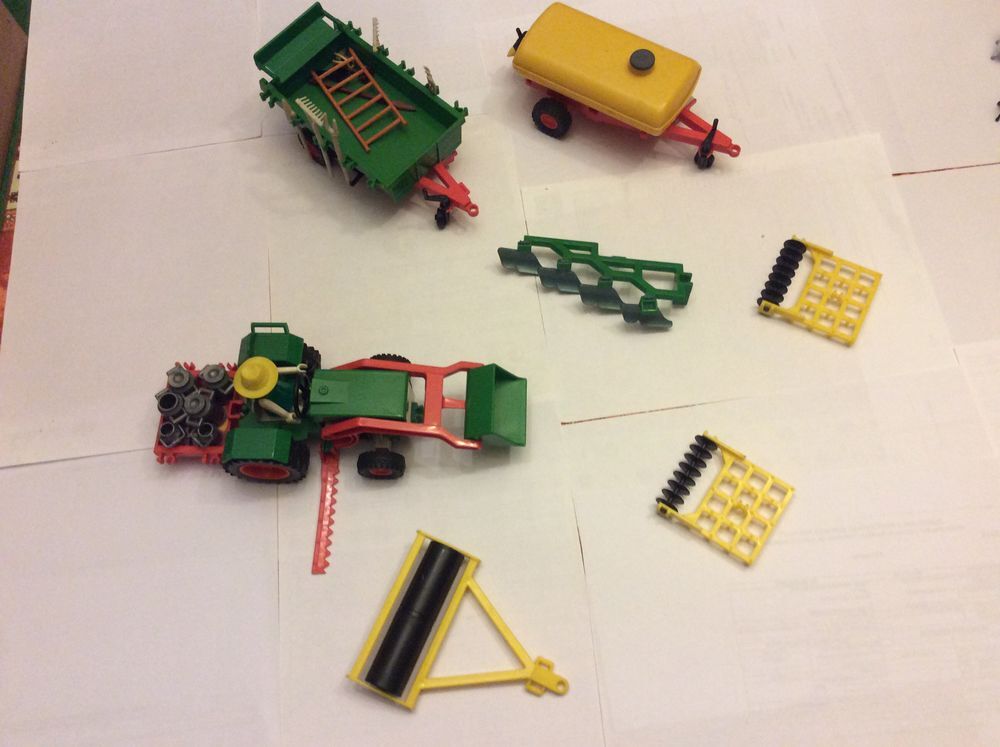 FERME PLAYMOBYl et ses &Agrave;NIMAUX 