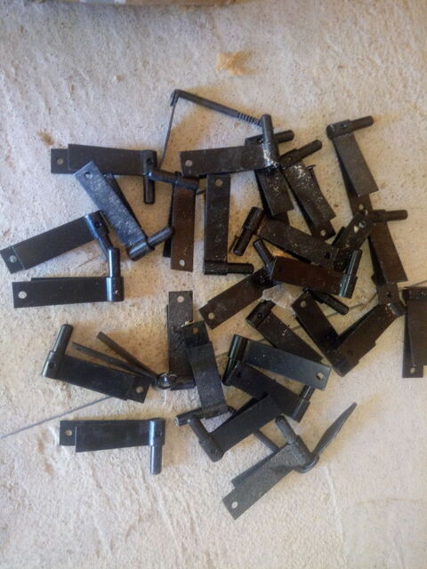 Lot gonds et arr�ts pour volets 70 Lissac-et-Mouret (46)