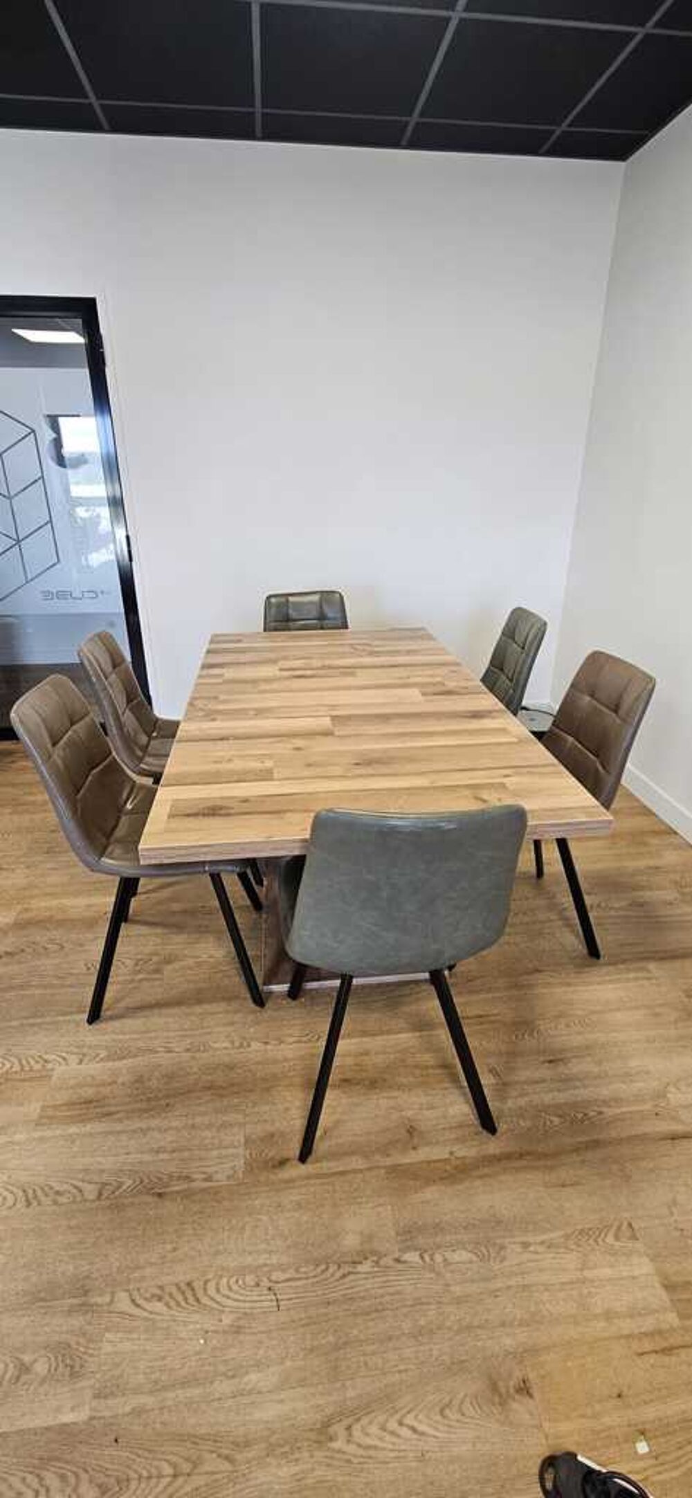 Ensemble table et six chaises bois et tissu simili lavable Meubles