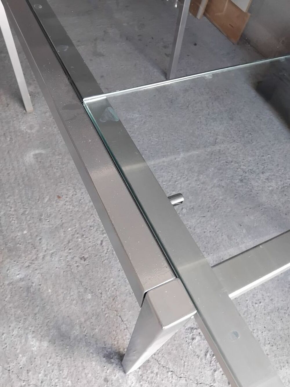 Table de salle &agrave; manger en verre avec rallonges...100 euros. Meubles