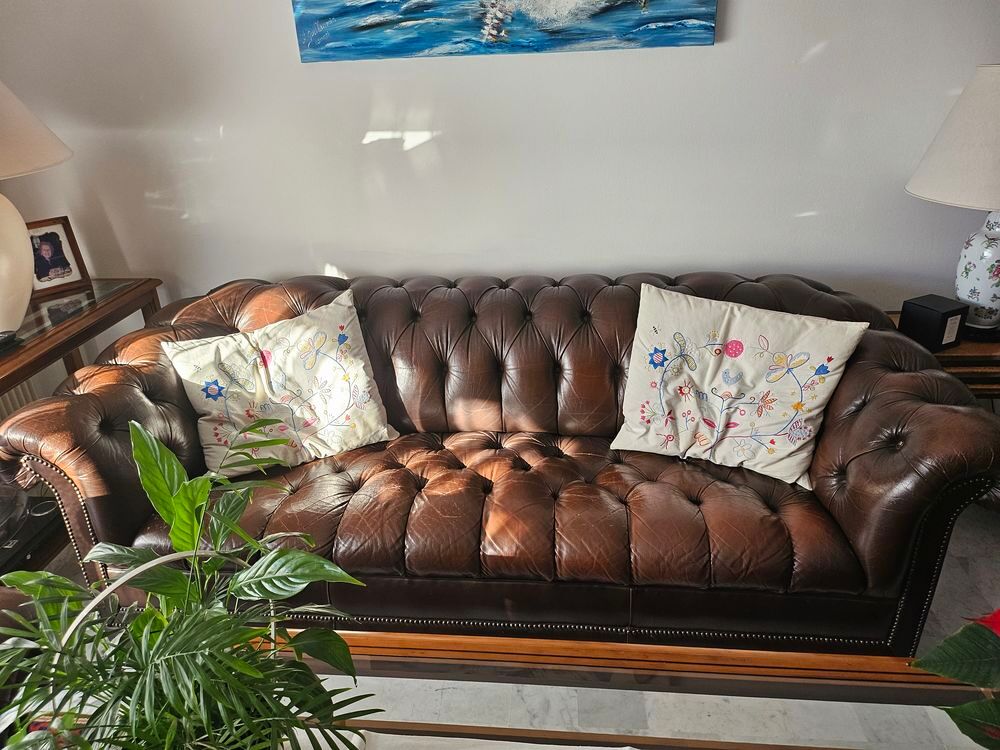 CANAP&Eacute; &amp; 2 FAUTEUILS CHESTERFIELD Meubles