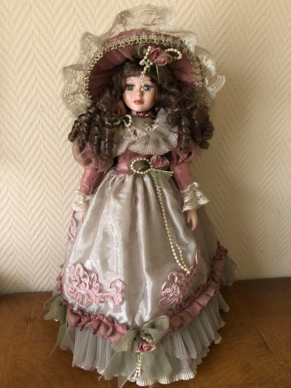 Poupee de style victorienne 