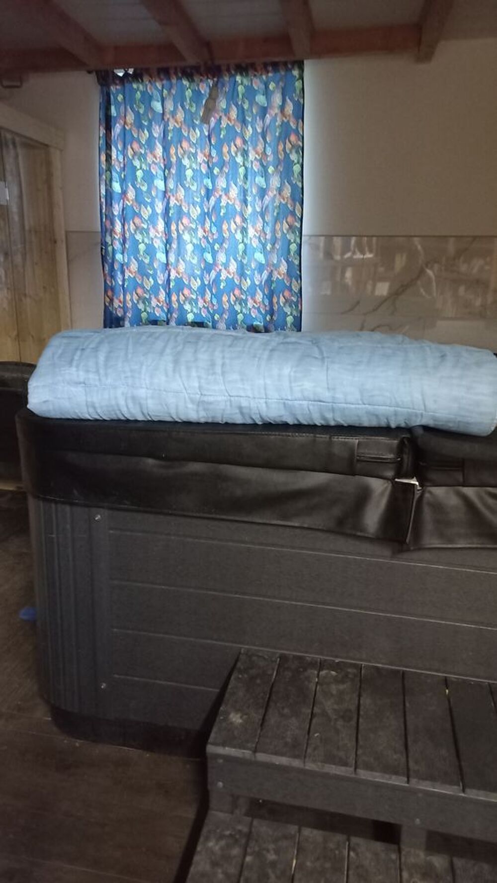 couette lit 140 bleue Meubles