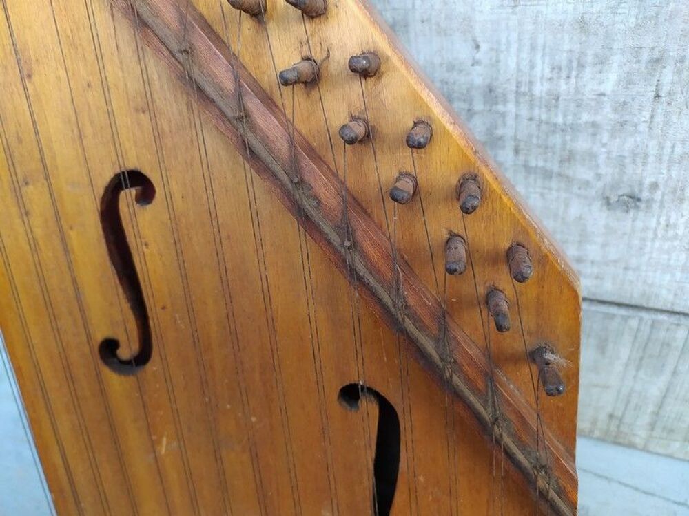 Ancienne Cithare en Bois &agrave; 30 Cordes D&eacute;but XX&egrave;me. Instruments de musique