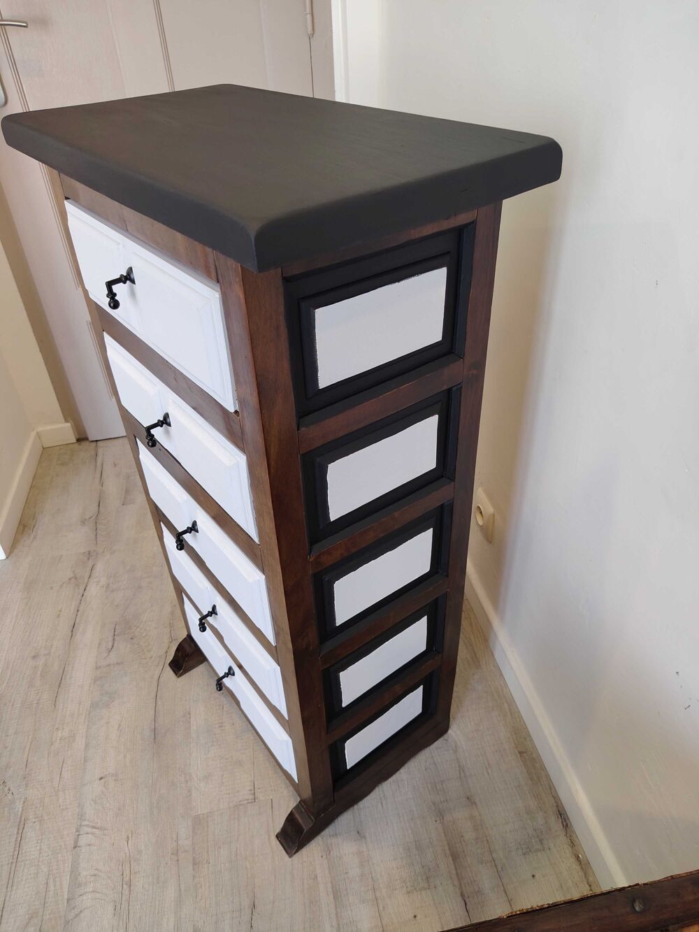 chiffonnier refait &agrave; neuf Meubles
