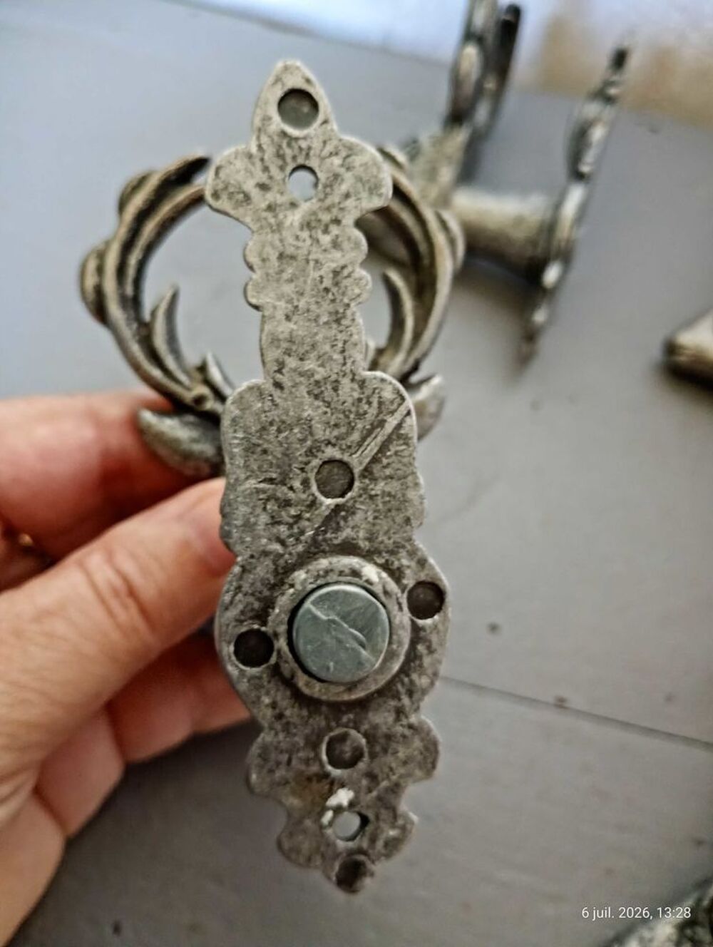 4 tr&egrave;s beaux crochets t&ecirc;te de cerf 