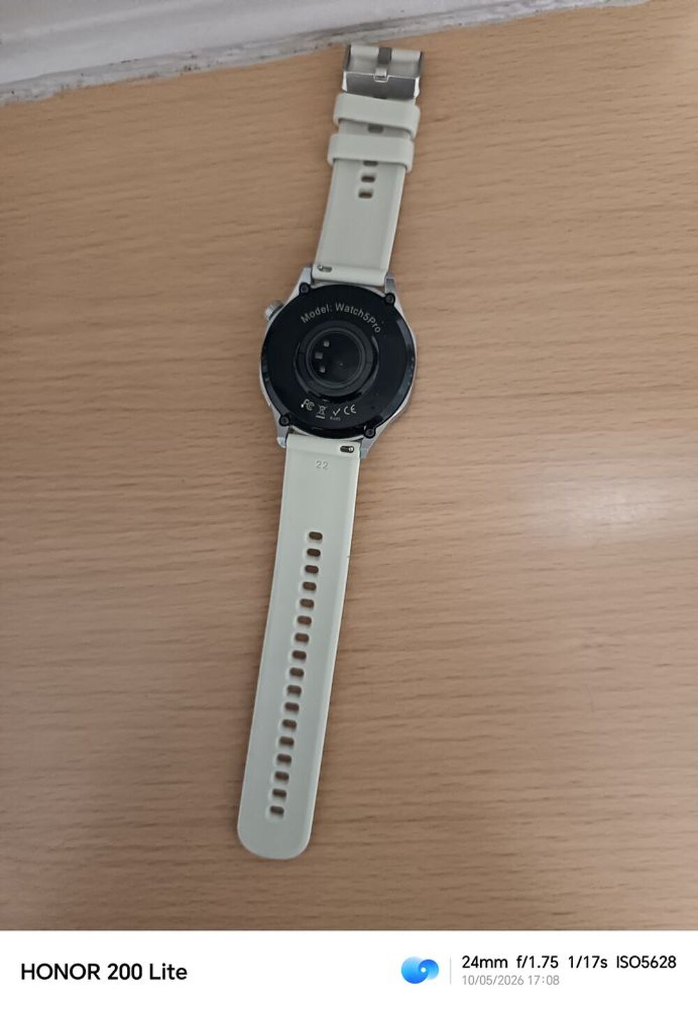 Montre connect&eacute;e Bijoux et montres