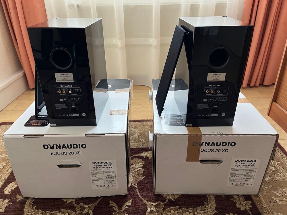 ENCEINTES ACTIVES DYNAUDIO FOCUS 20XD laqu&eacute;e noire Audio et hifi
