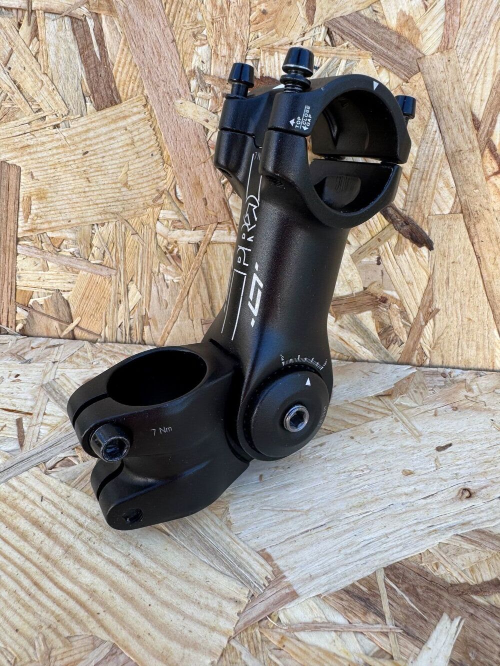 PRO POTENCE LT 31.8
AJUSTABLE Vélos
