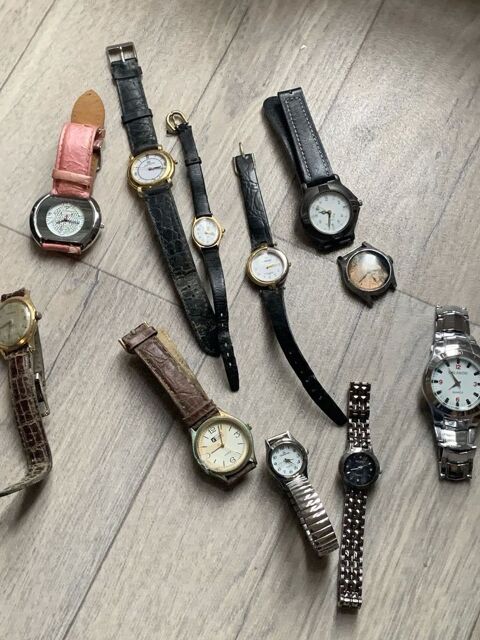 Lot De Montres Quartz Et M�caniques (lire Annonce)
Paris 4 (75)