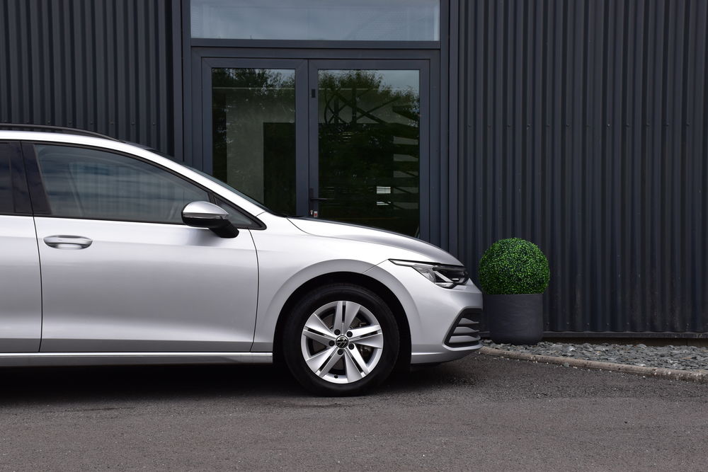 Golf VOLKSWAGEN GOLF VIII SW 2.0 TDI SCR 115 LIFE BUSINESS DSG7 2023 occasion 56300 Pontivy