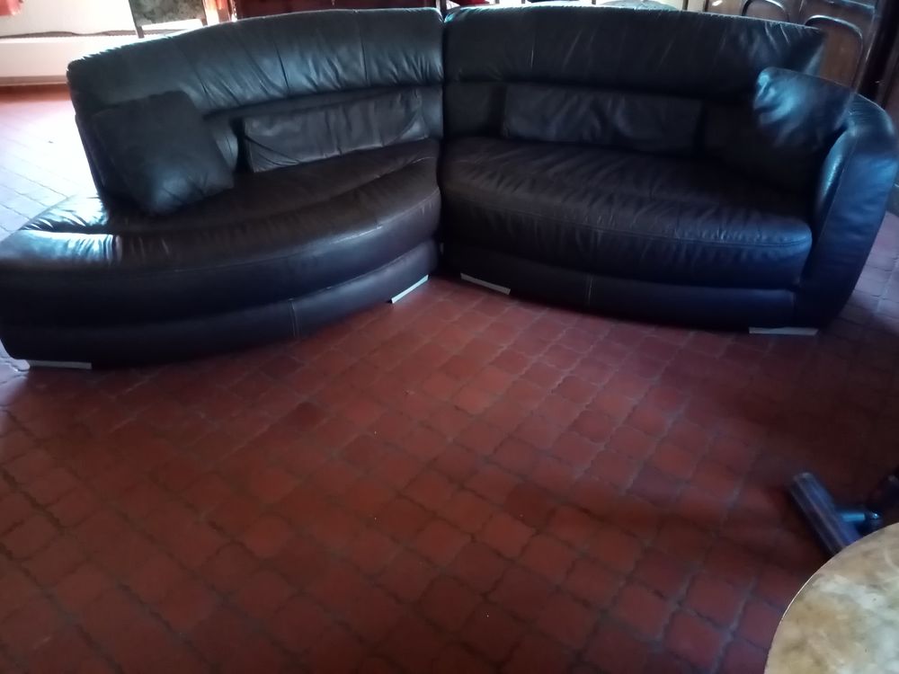 canap&eacute; cuir marron(cuir center)
Tr&eacute;s bel &eacute;tat, 350 € Meubles