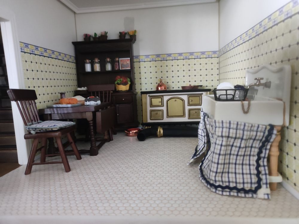 MAISON DE POUPEE DE COLLECTION Décoration
