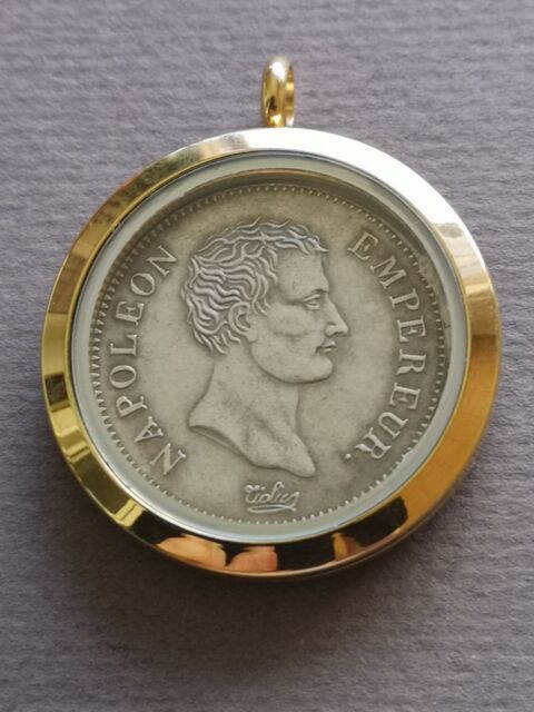 , médaillon le tour plaqué or ou doré la médaille Napoléon 1er je crois marquer 2 francs 50 Saint-Pierre (97)