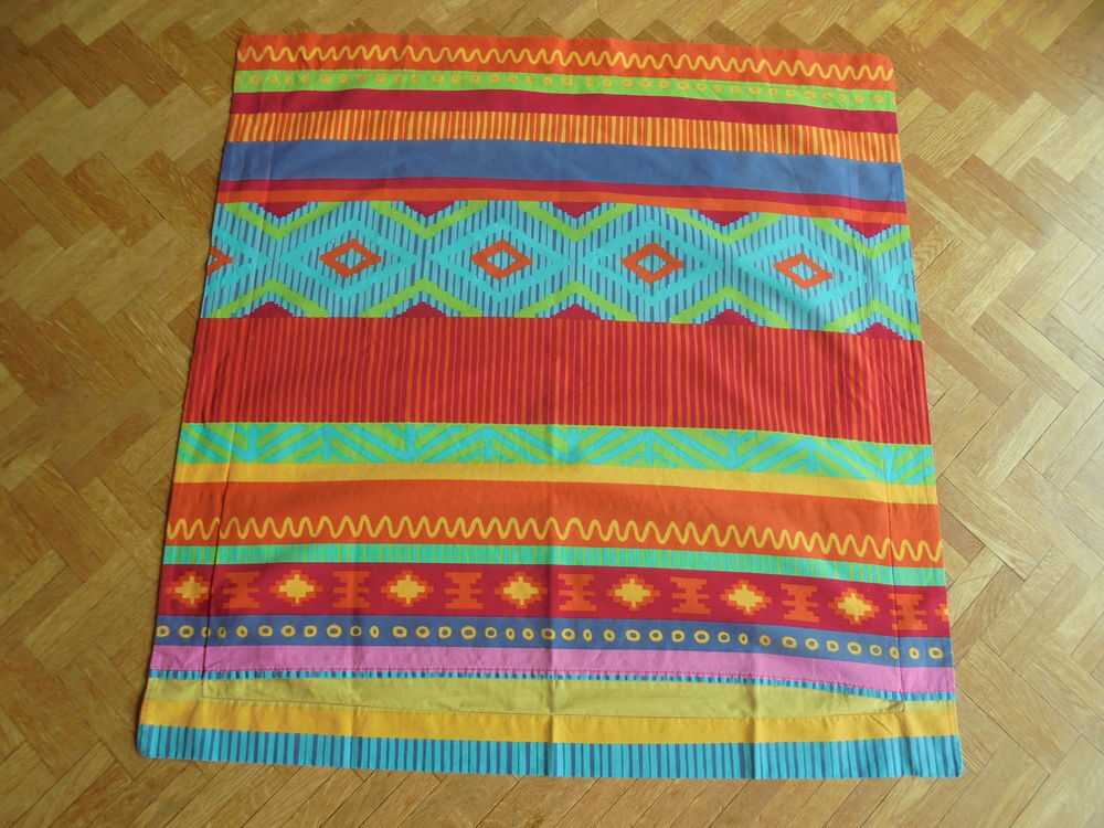 Parure motifs color&eacute;s Décoration