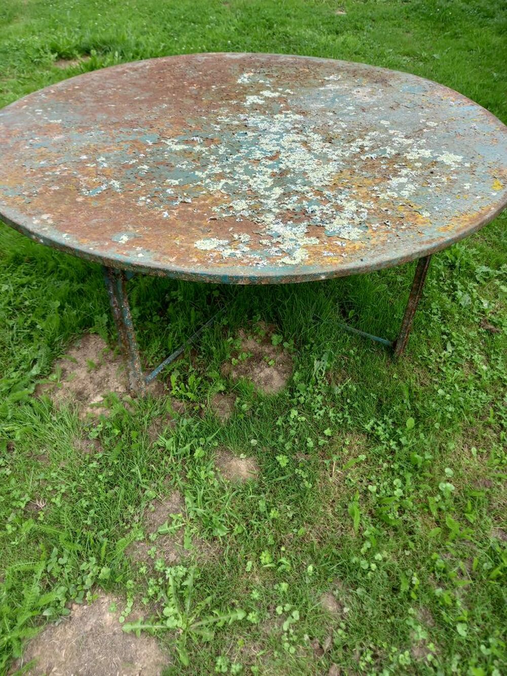grande table en acier a restaurer Jardin