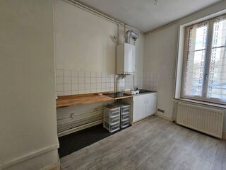  Appartement à louer 3 pièces 679 m²