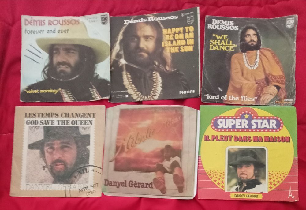 LOT DE 43 X DISQUES VYNIL 45 TOURS FRANCAIS D / CD et vinyles