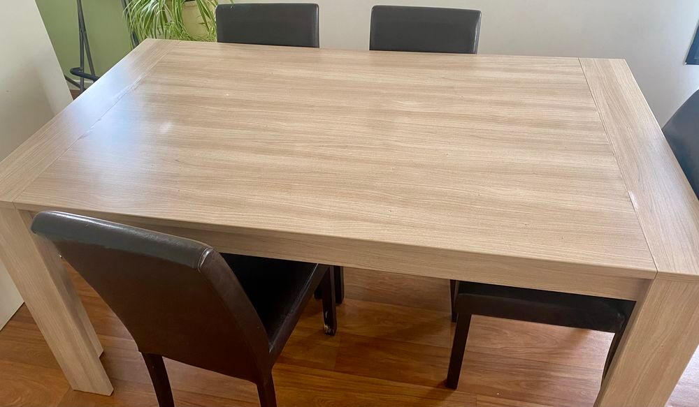 table Conforama NAMUR +4 chaises Meubles