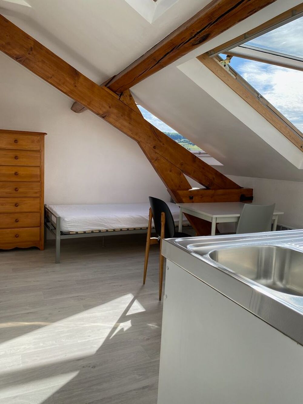 Location Appartement Epernay, hyper centre studio meublé Épernay