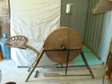 meule d'affutage grand diametre a pedale 50 Fr�jeville (81)