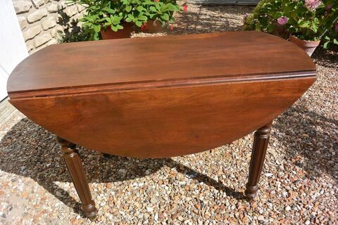 Table ronde en noyer à abattants Epoque Louis-Philippe XIX 500 Gargenville (78)