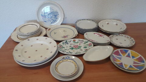 lot de vaisselle assiettes et plat pour 20 euros Ollioules (83)