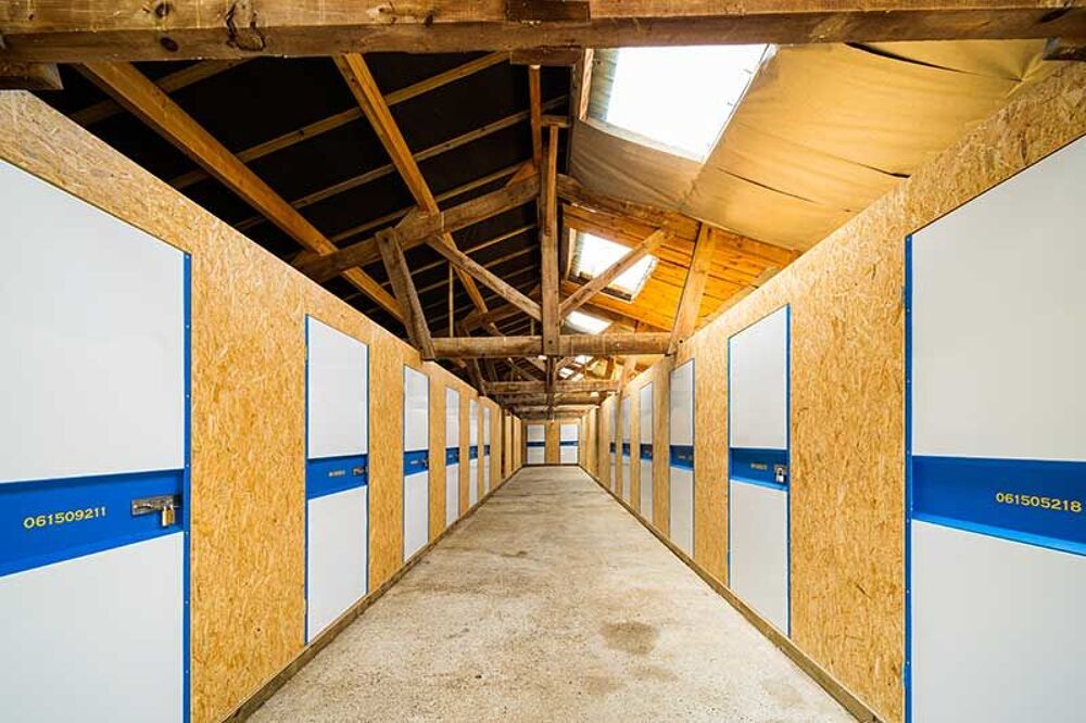 Location Remise/Grange BOX 6 M3 sotckage garde meuble Crèvecœur-le-grand