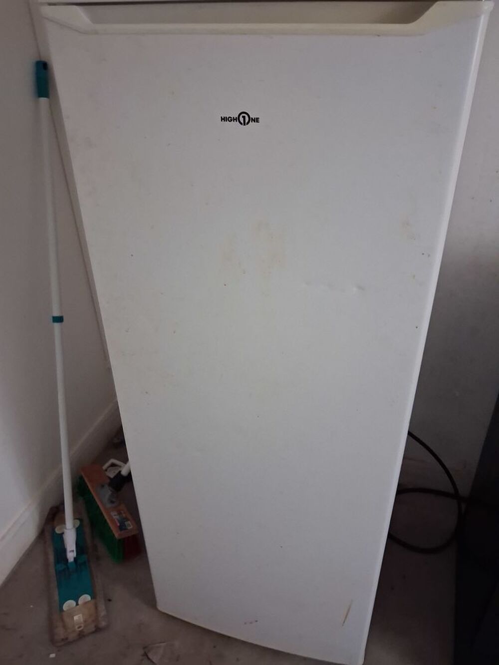 Cong&eacute;lateur armoire blanc &agrave; tiroirs Electroménager