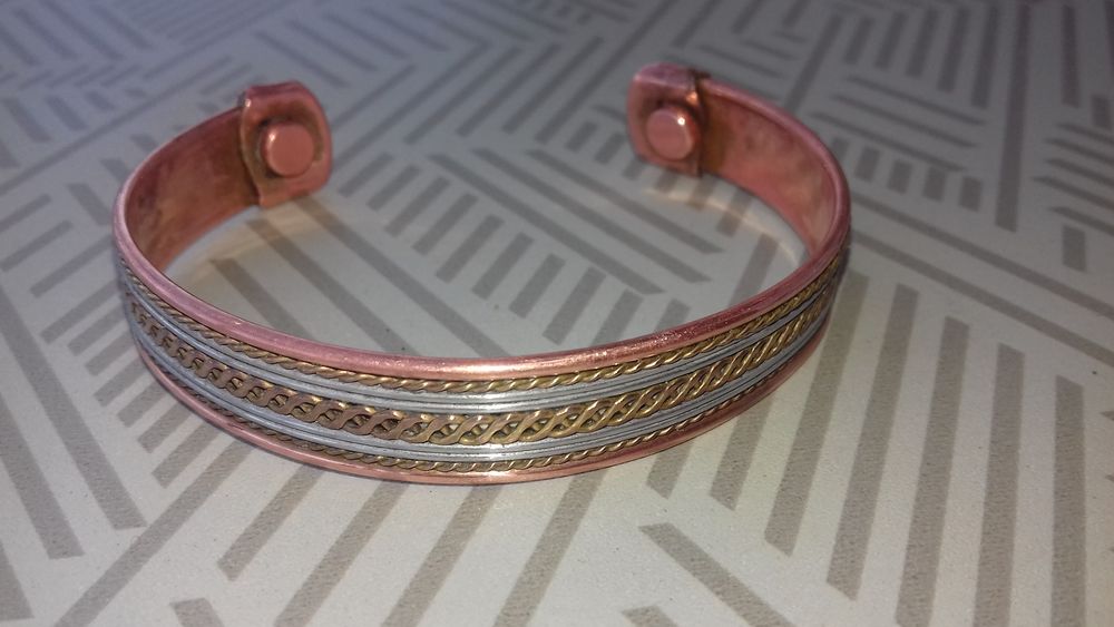 Bracelet cuivre et aimant Bijoux et montres