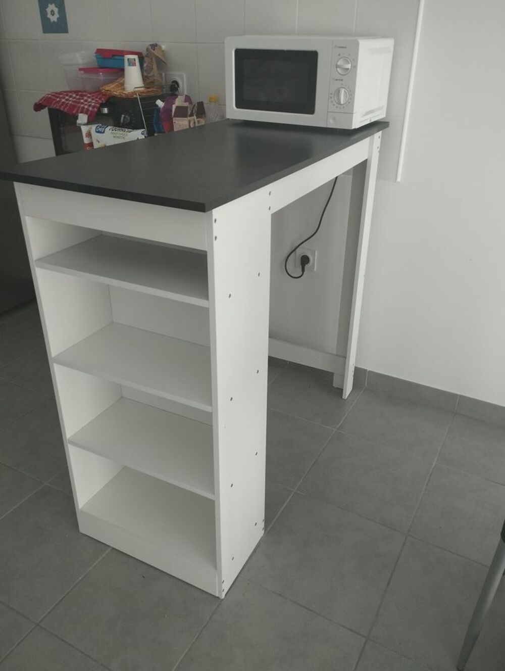  deux petits meubles de cuisine Meubles