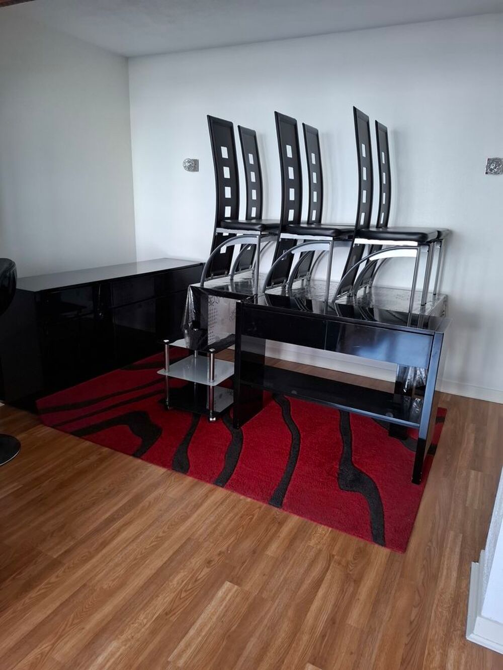 SALLE A MANGER NOIR LAQUE Meubles