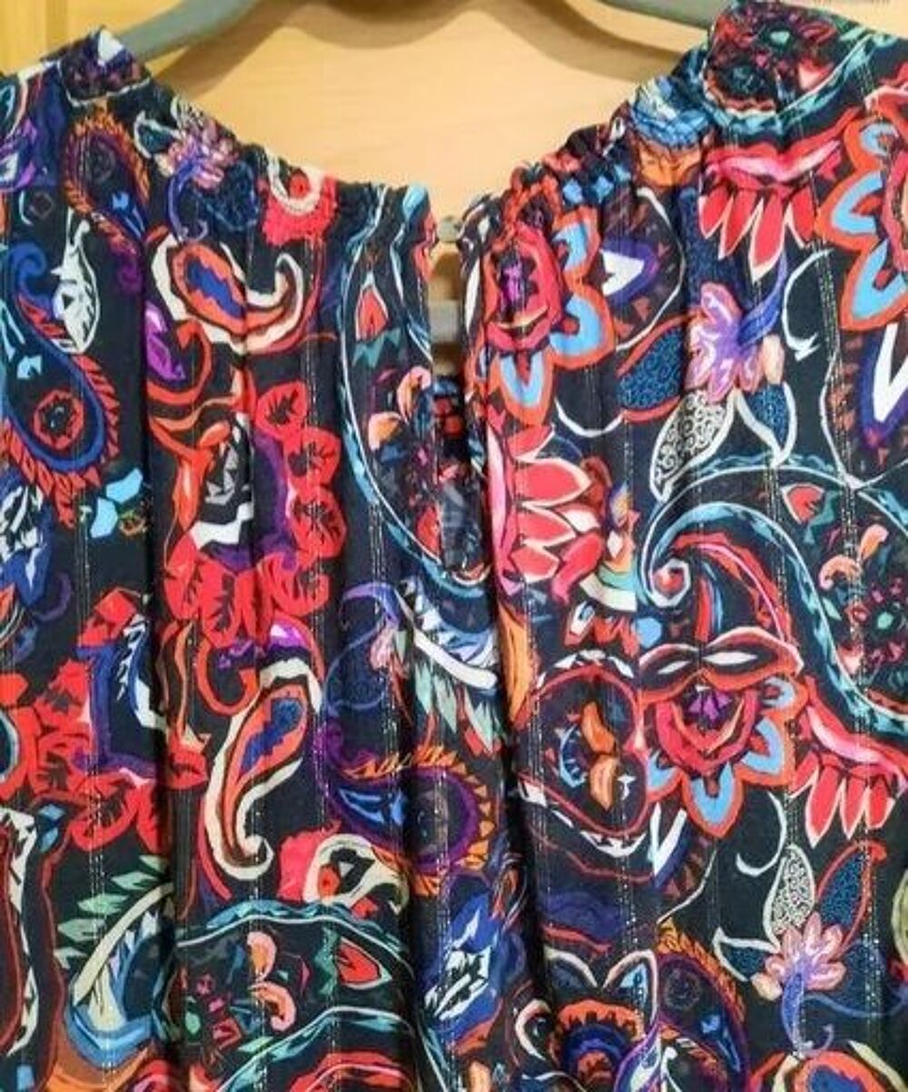 Beau top bel imprim&eacute; foulard cachemire T 40 excellent &eacute;tat Vêtements