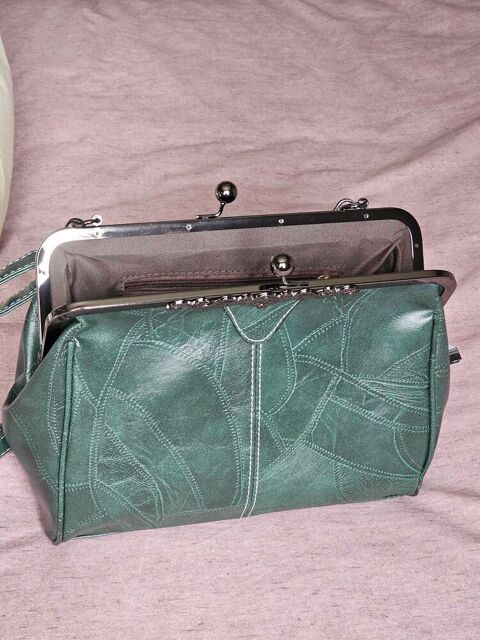 sac à  main vert Neuve Morhange (57)