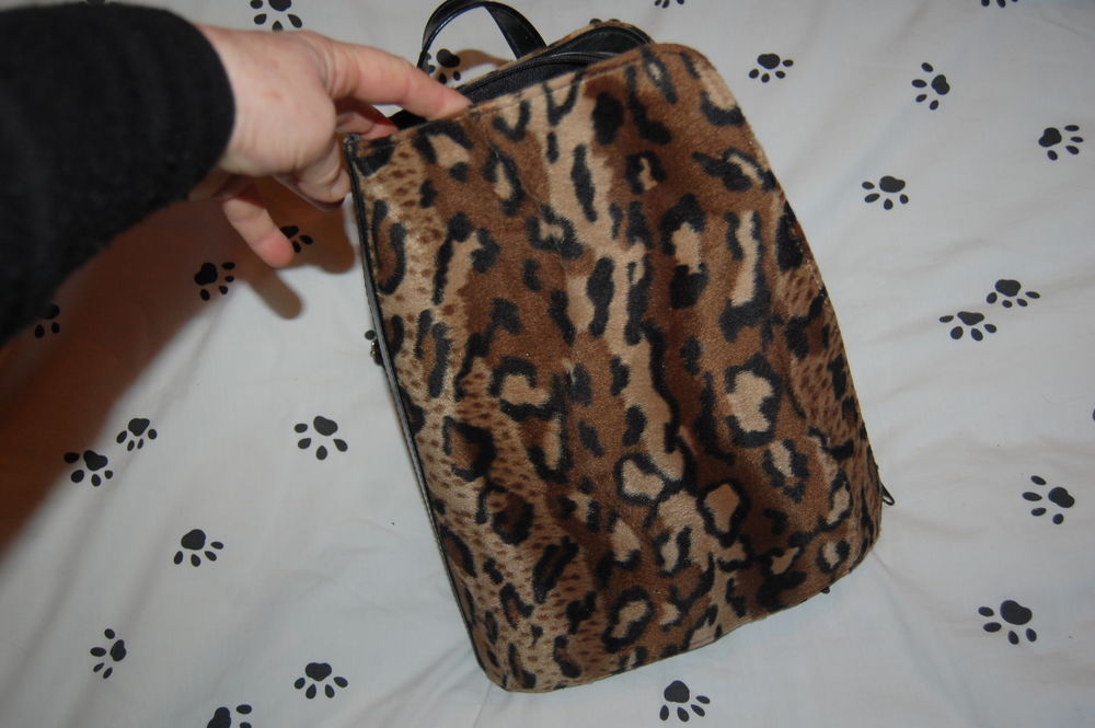Un sac &agrave; dos l&eacute;ger, motif l&eacute;opard Maroquinerie