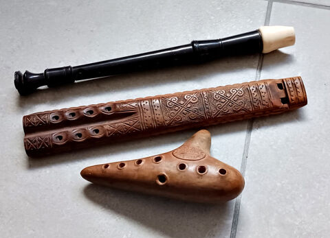 Un lot de trois fl�tes diverses Perpignan (66)