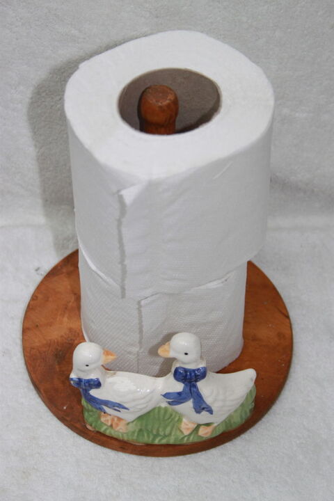 Distributeur papier toilette  1 Montigny-Lencoup (77)