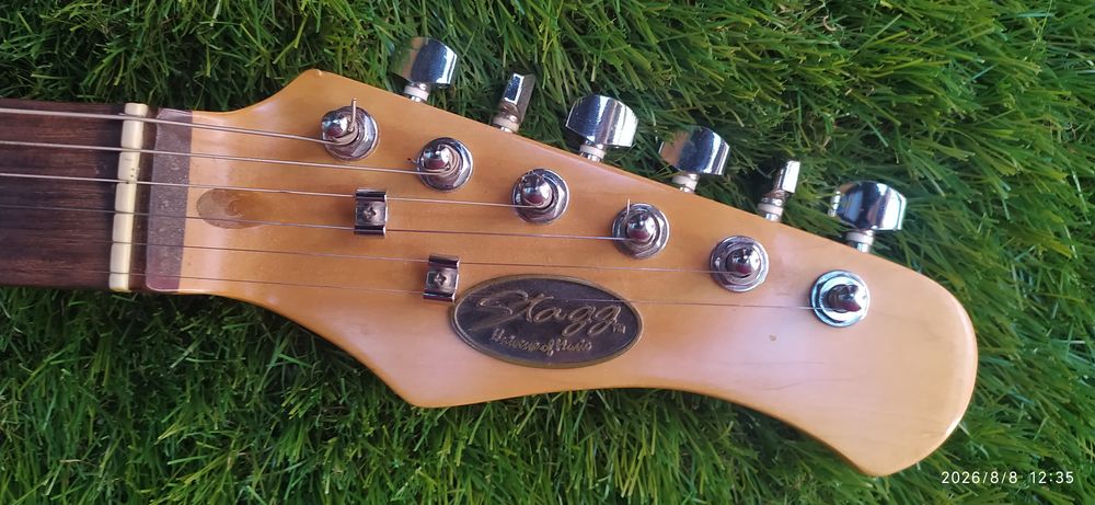Stratocaster Stagg Sunburst
Instruments de musique