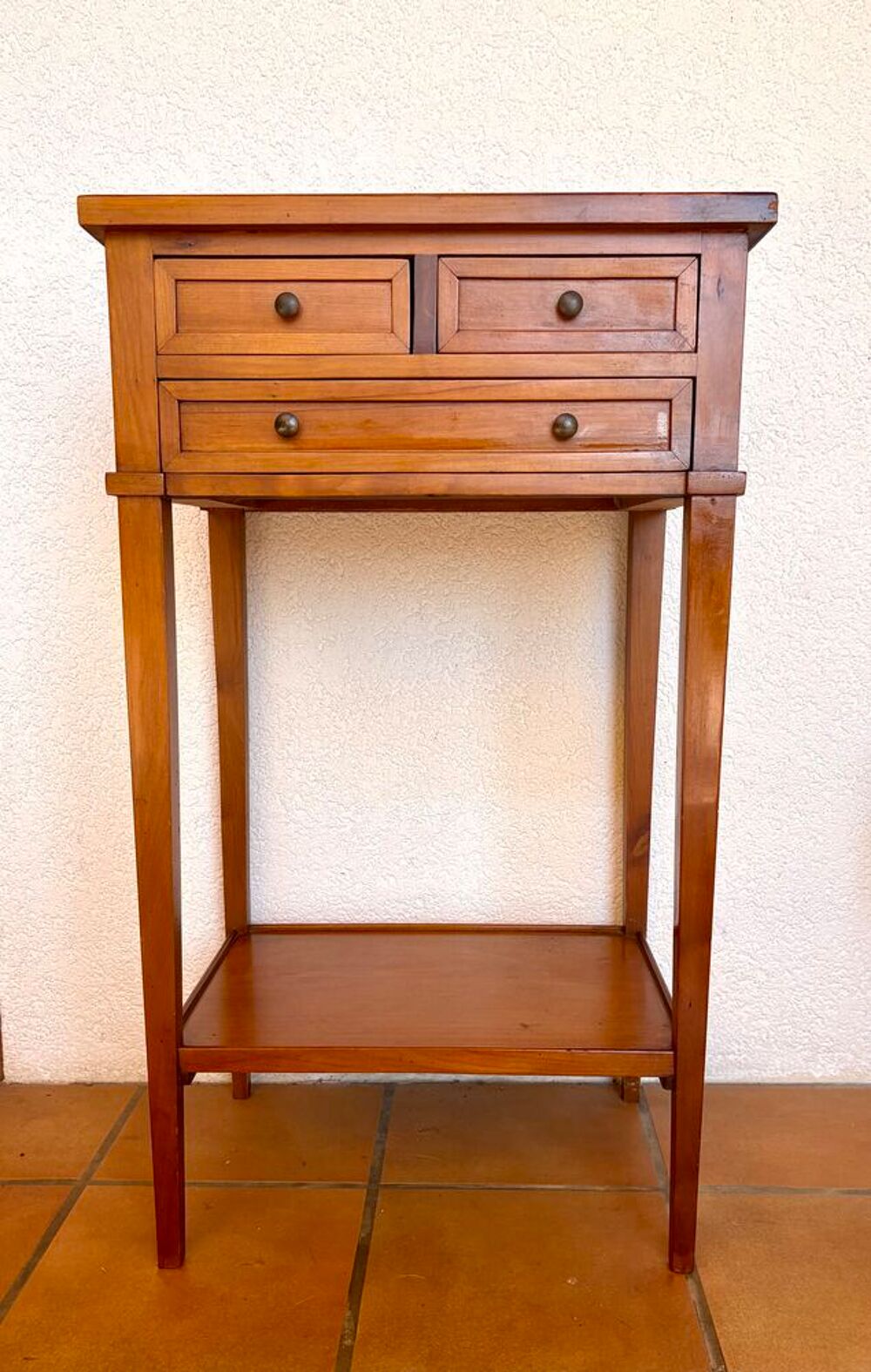 Petit meuble d'appoint en merisier massif Meubles