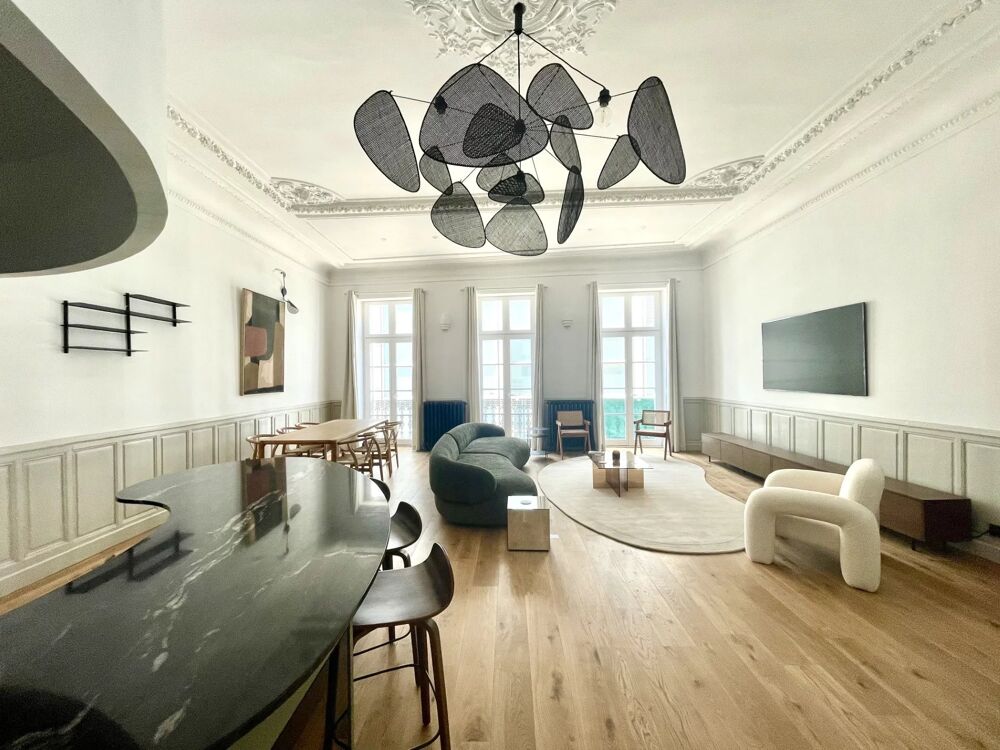 Location Appartement Nmes, Proche Maison Carre, Appartement meubl T4 avec garage Nimes