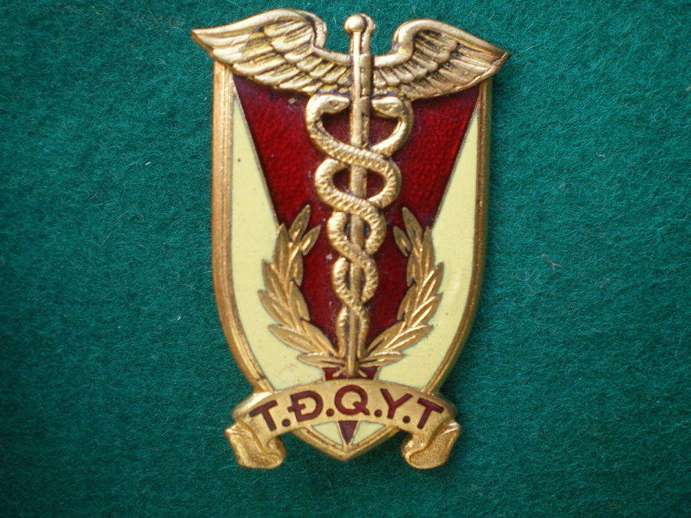Insigne de Sant&eacute; - T.D.Q.Y.T - Corps Infirmier Viet. 