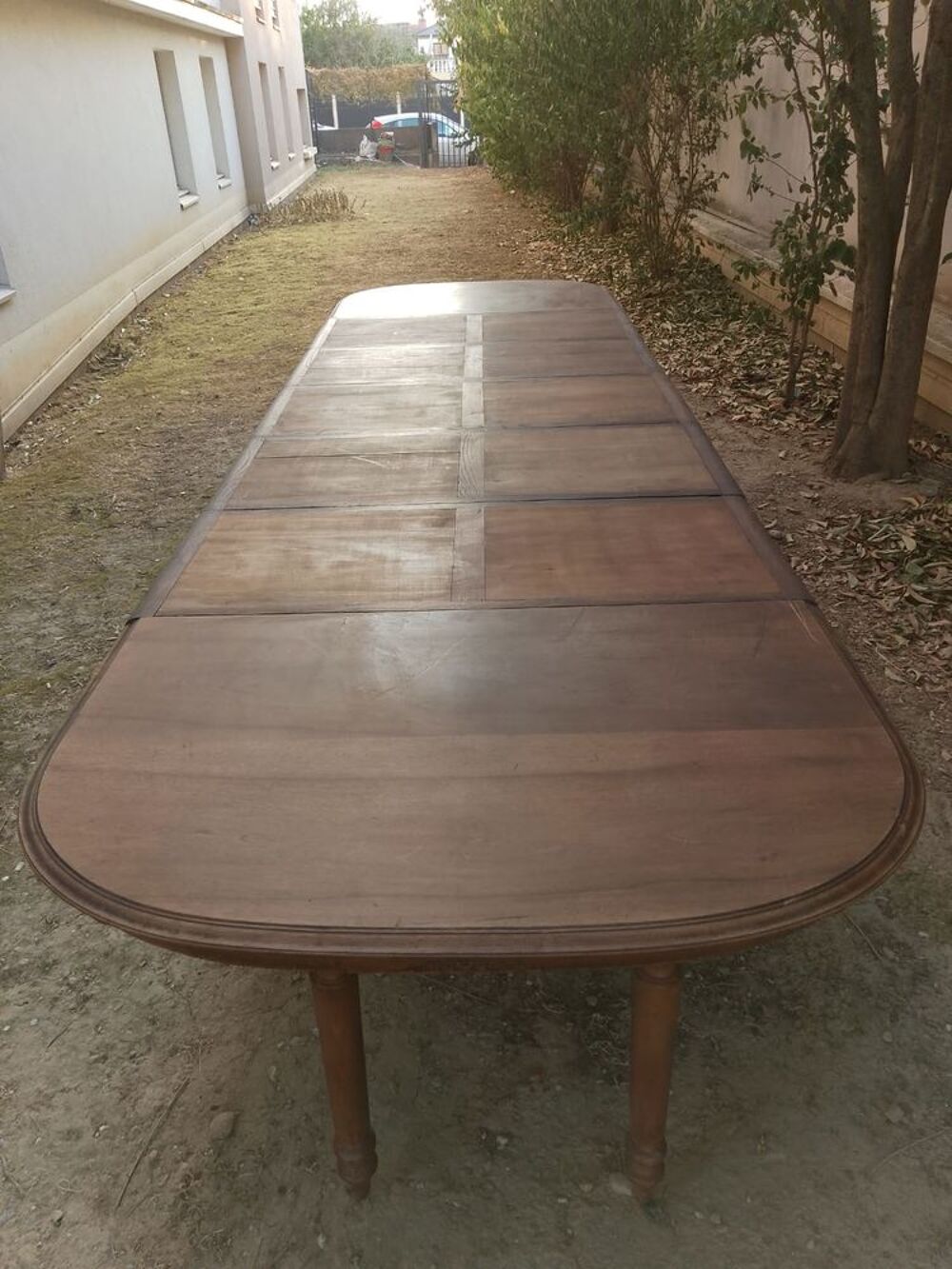 Tr&egrave;s grande table familiale Meubles